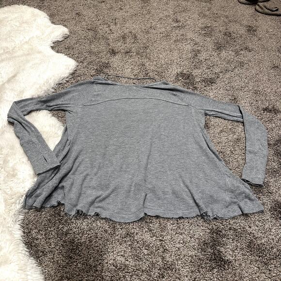 Free People Distressed Raw Hem Thermal Long Sleeve With Finger Holes Size XS - Picture 4 of 4